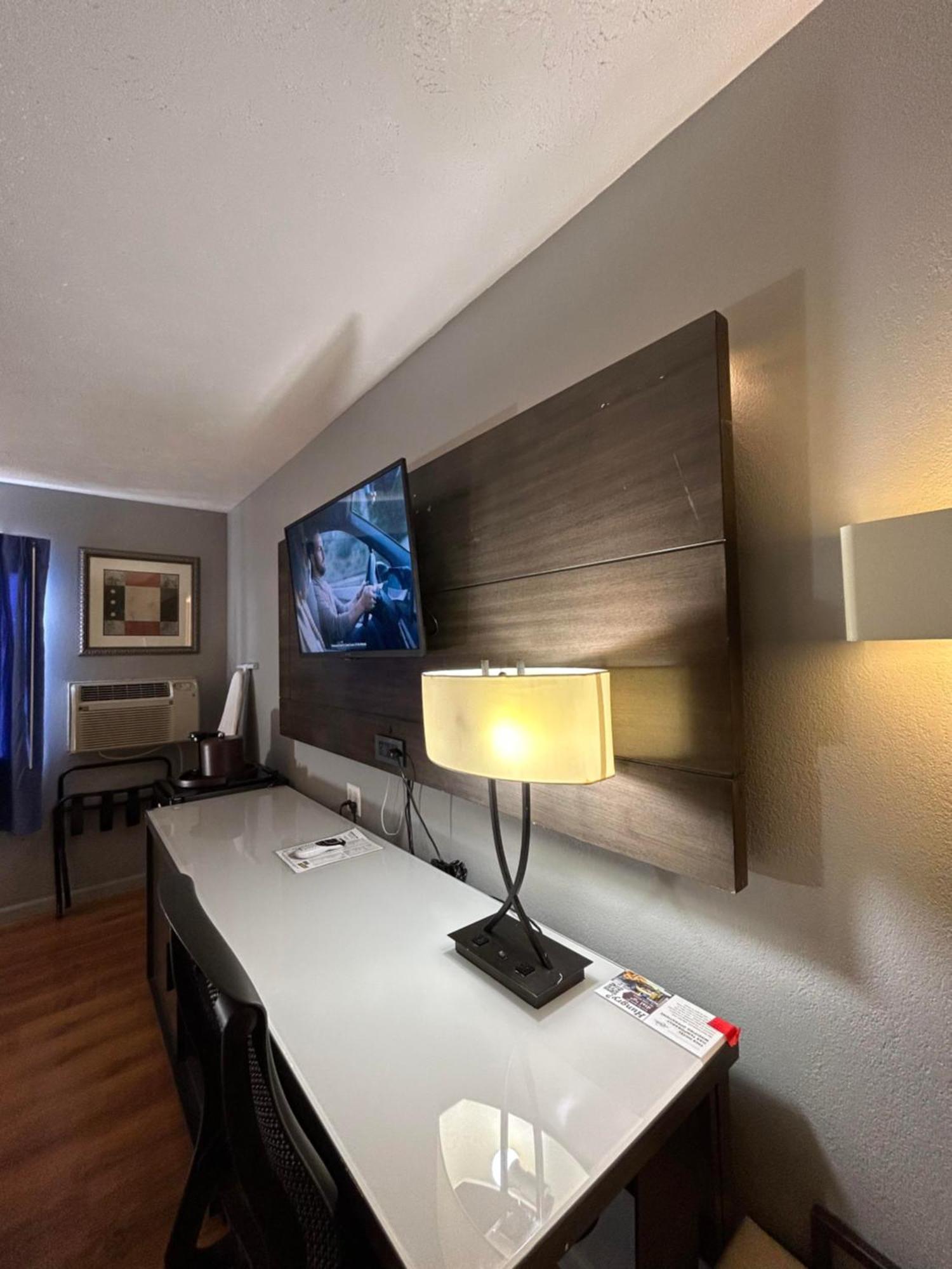 Rodeway Inn Emporia Kültér fotó
