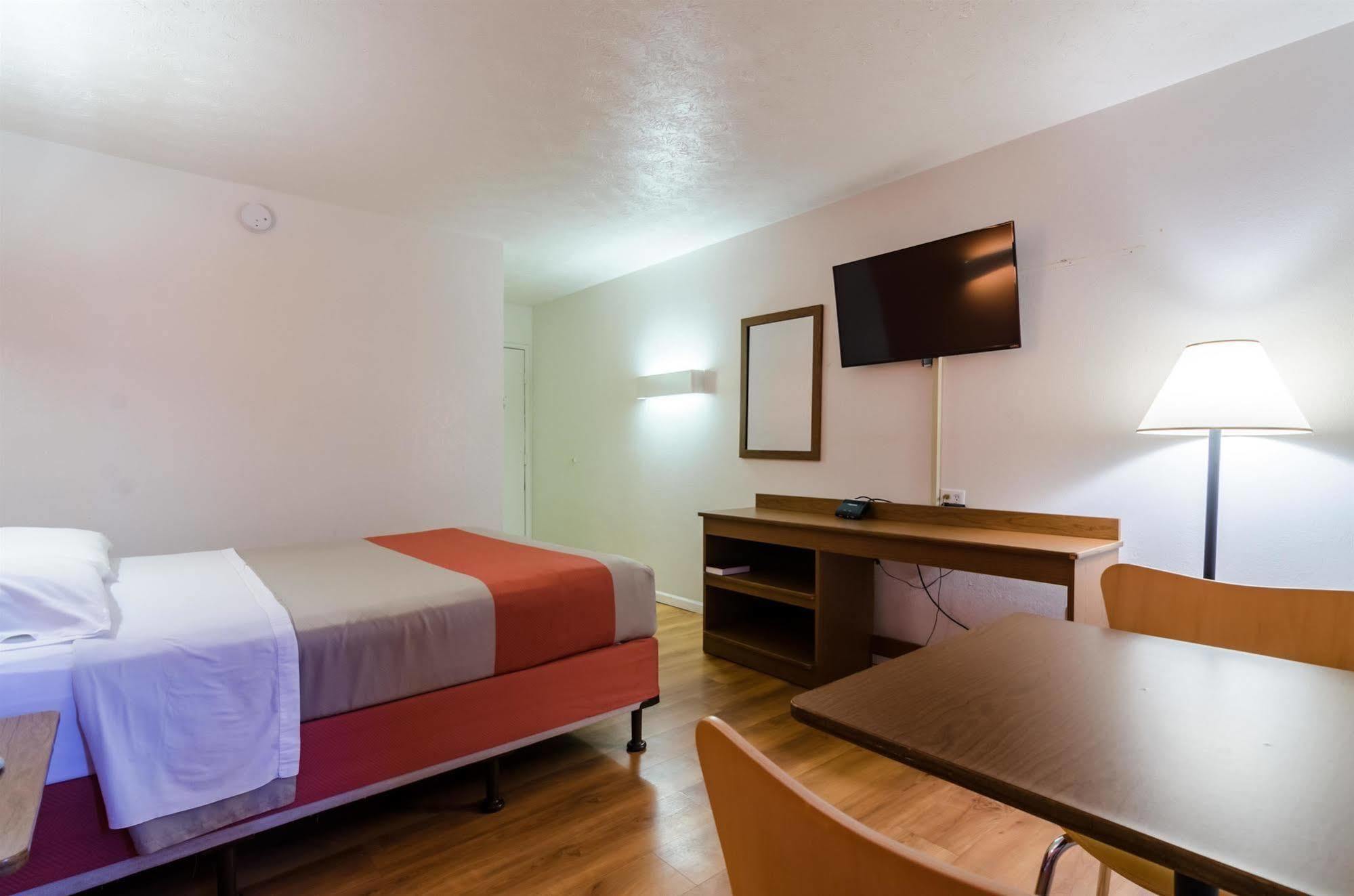 Rodeway Inn Emporia Kültér fotó